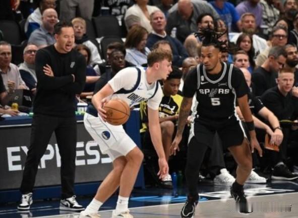 你什么最佳新秀？我什么最佳新秀？
要说今年最佳新秀竞选中，最大的热门肯定非状元弗