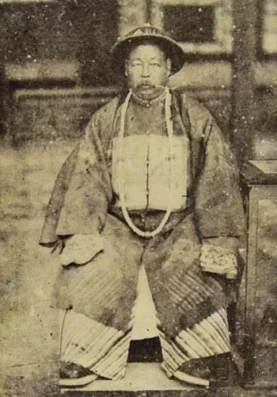 1885年9月，左宗棠在病榻上离世时，愤慨地说：“对中国来说，十个法国将军，也比
