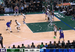 东契奇连得8分止住雄鹿反扑，真硬！
北京时间11月16日，湖人三节战罢92-72