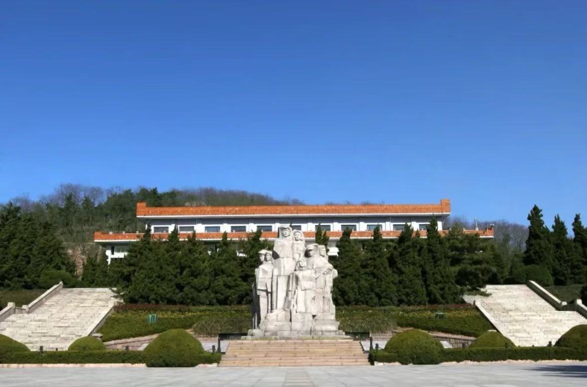 秦岭笑谈曲阜师范大学社会实践 缅怀英烈守初心 赓续血脉担使命——青岛革命烈士纪念