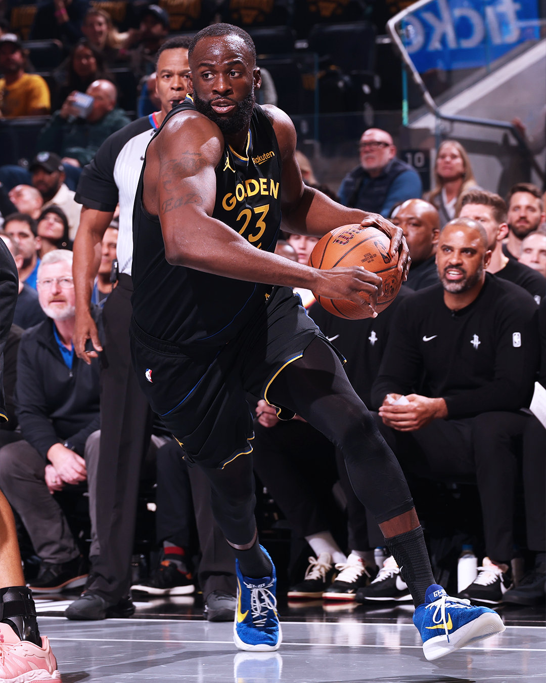 格林12分，8篮板，8助攻，2盖帽。火箭vs勇士