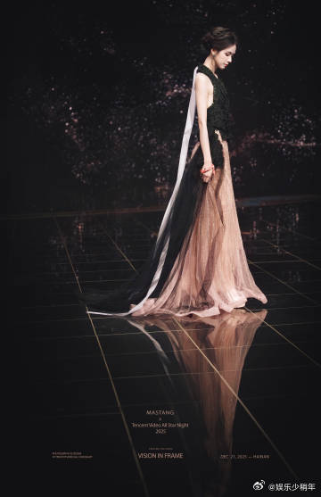 站姐拍的陈都灵 陈都灵的《月鳞绮纪》真是太美了！站姐拍的她在剧中的每一幕都超级吸