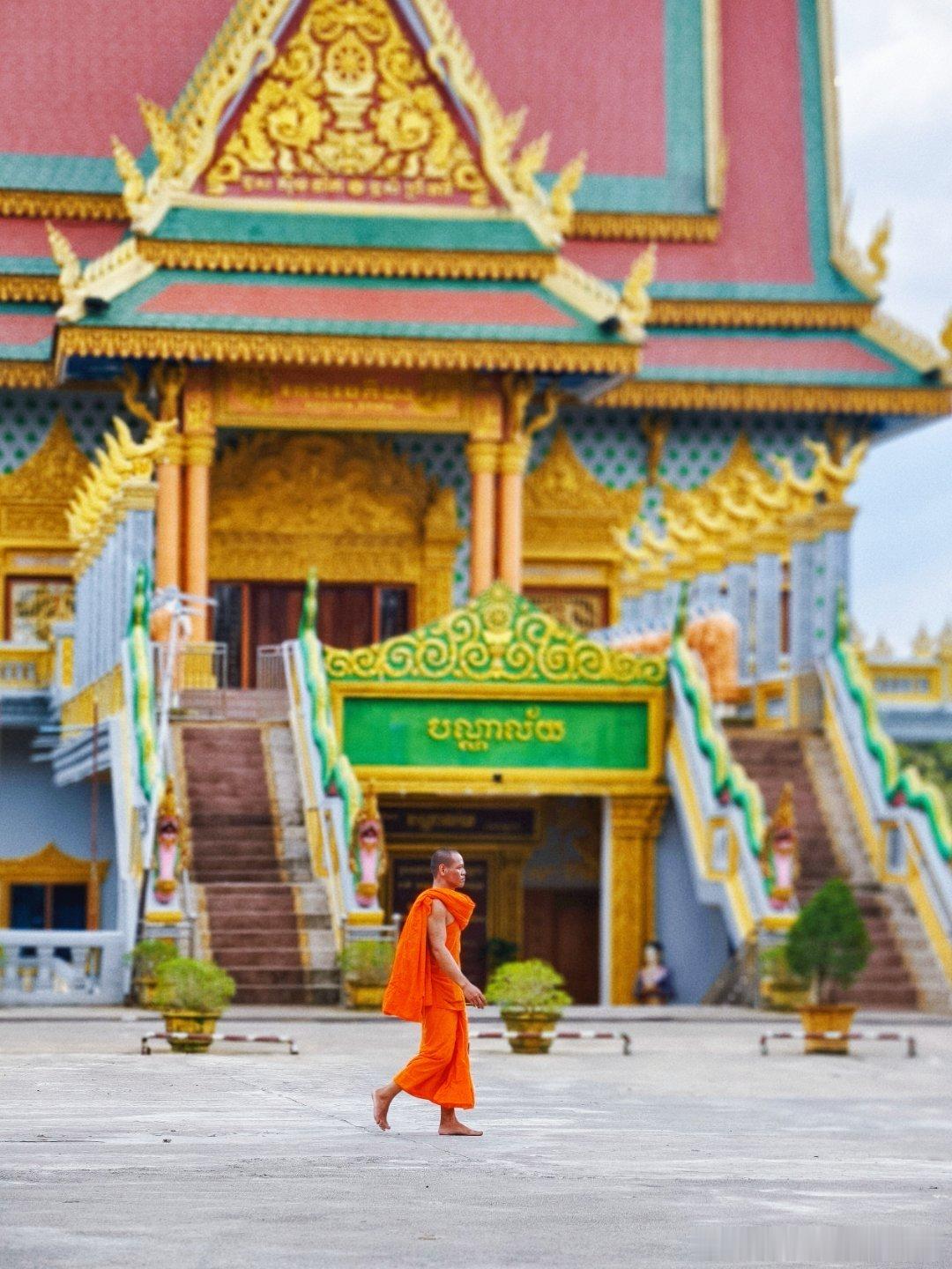 邮轮  史诗下西洋·蓝梦之歌33晚长歌行，这一站我们来到柬埔寨的西哈努克港，这是