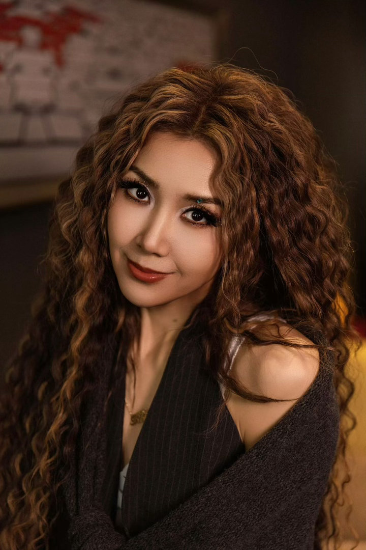 王蓉吴莫愁新歌回应浪姐一轮游王蓉吴莫愁浪姐遗珠合体 节目组没给的剧本，她们自己写