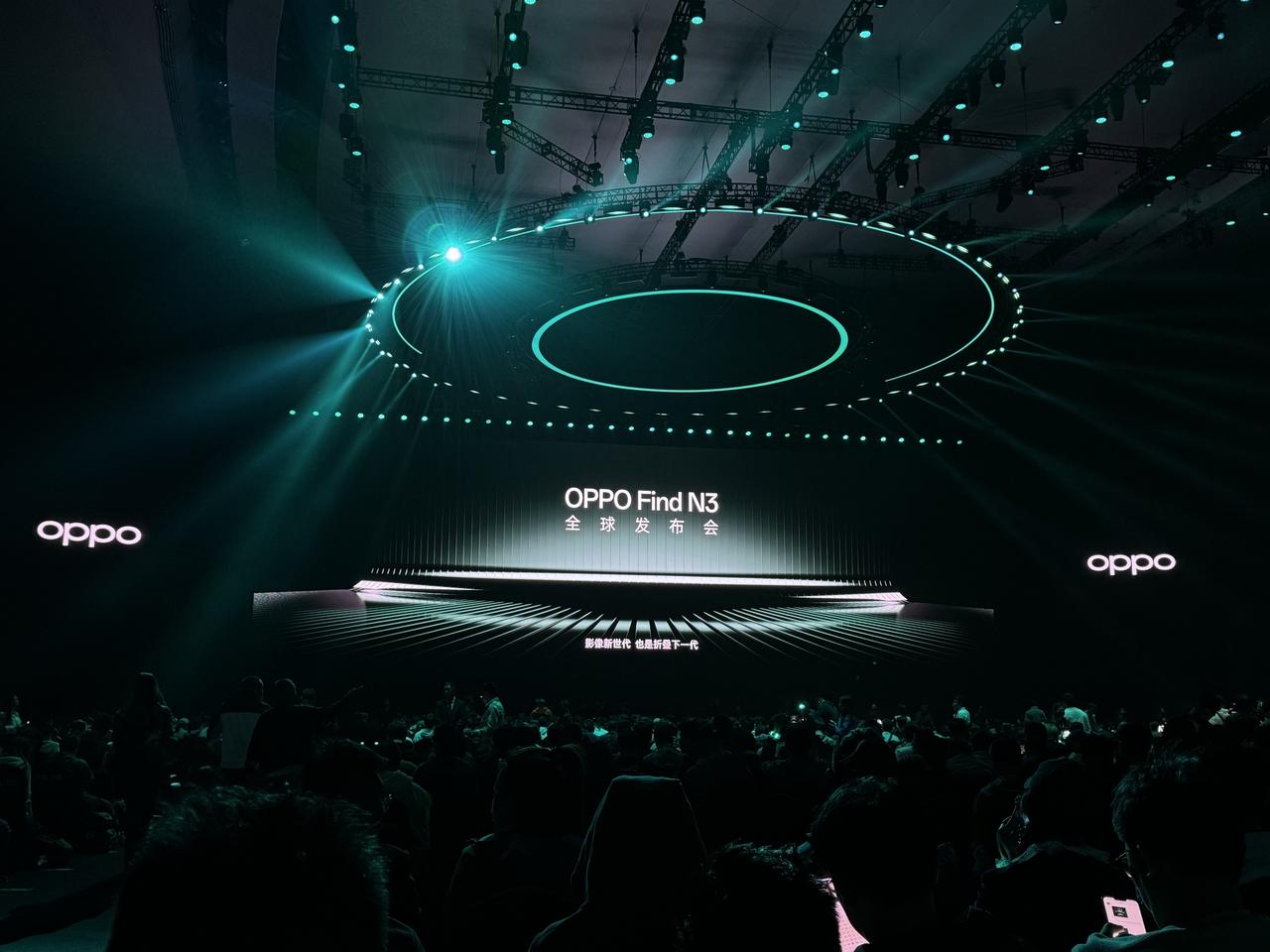 OPPO的的小折叠屏表现非常不错呀，确实好看又实用。今天发布的是大折叠，定位会比