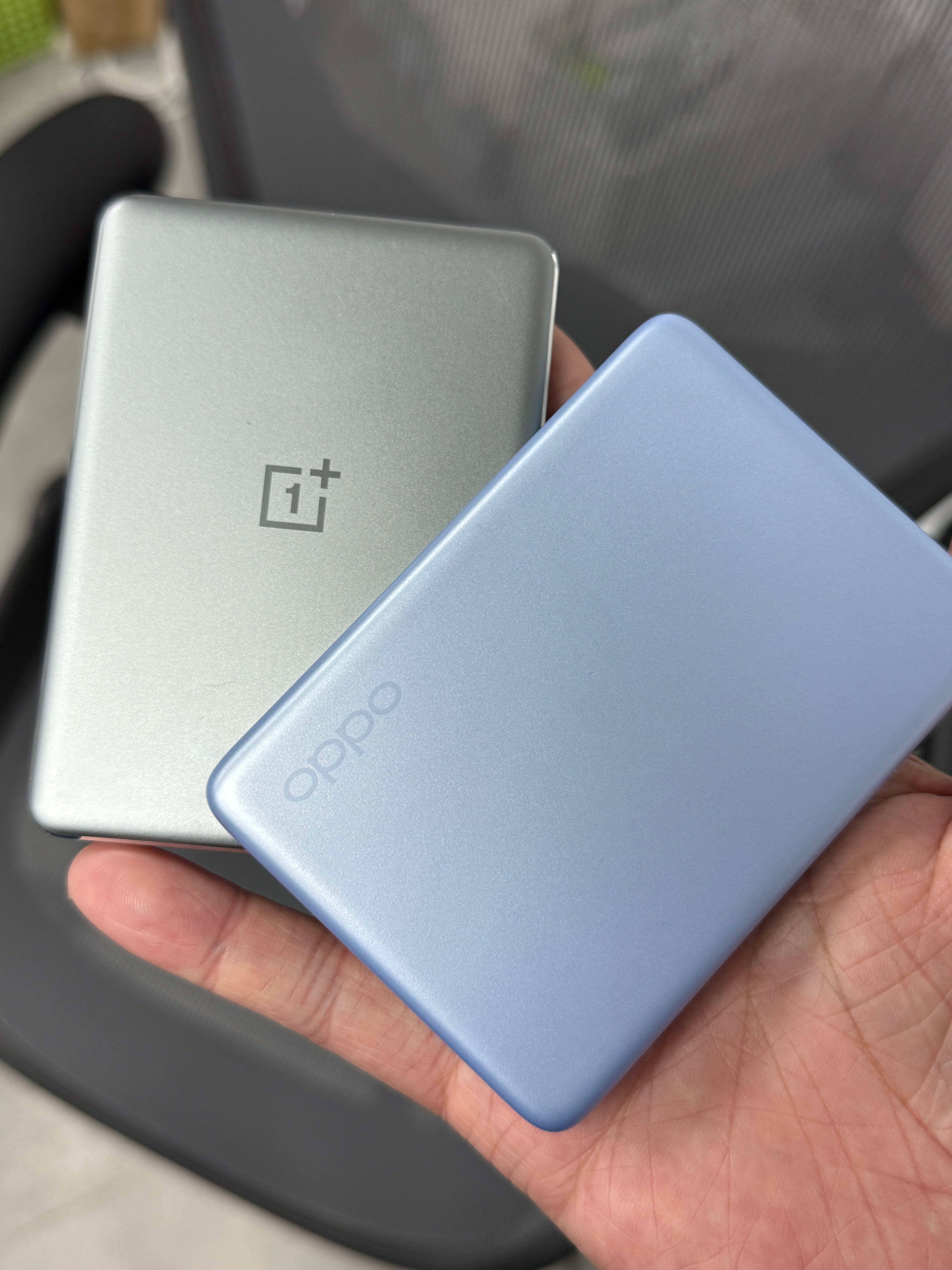 我感觉也可以给这俩充电宝做一个配件