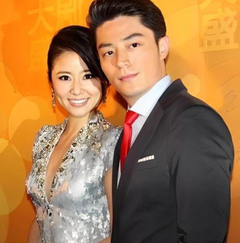 霍建华曾和陈乔恩相恋8年，最后娶了大3岁的林心如，有次，鲁豫问霍建华：为什么选择