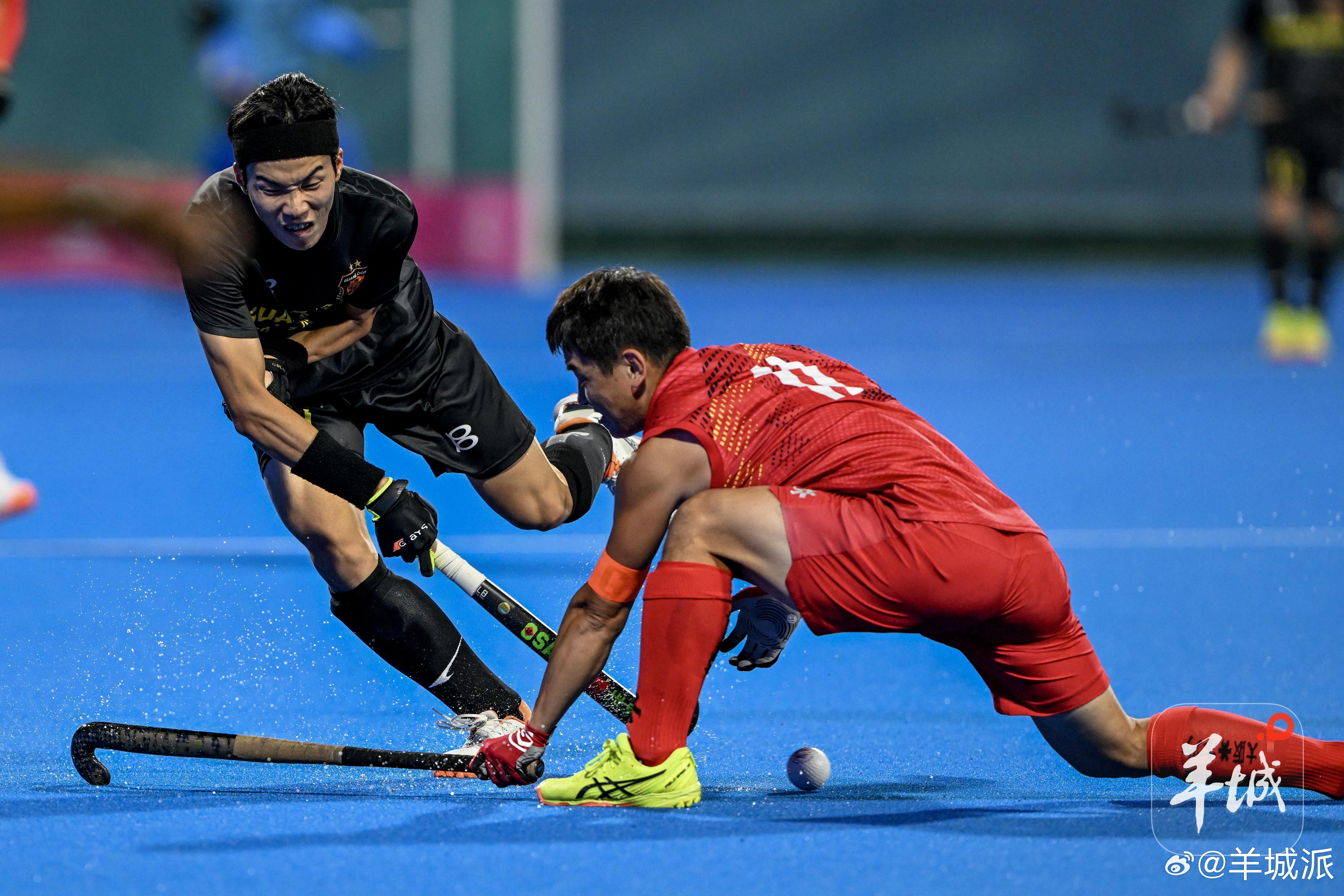 【十五运会男子曲棍球决赛，广东队惜败于内蒙古队】11月15日晚，云浮市曲棍球场迎