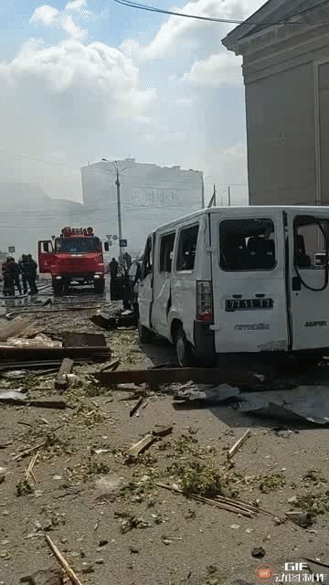 28日凌晨2:22约30个伊朗境内目标遭美以两军袭击，包括伊朗总统府，这次袭击致