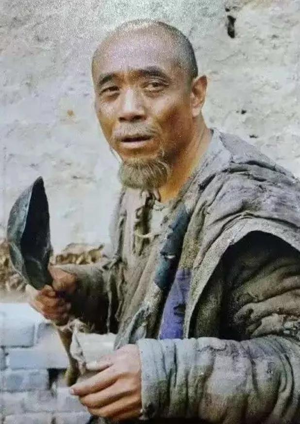 1888 年，山东一乞丐（武七）讨饭 28 年，攒下 230 亩良田、3800 