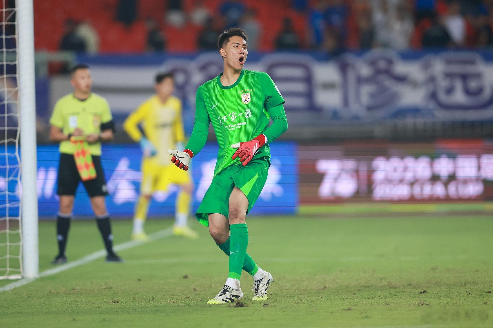 U23国足亚运名单俱乐部分布：蓉城泰山4人最多 申花海港铜梁龙3人     亚运