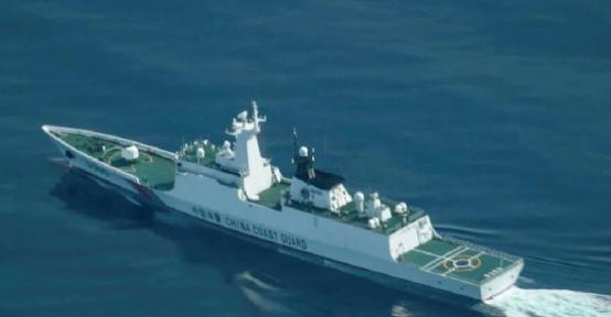 10 月 12 日菲律宾指控中国海警用水炮袭击并撞击菲方船只，还说这是明确威胁。