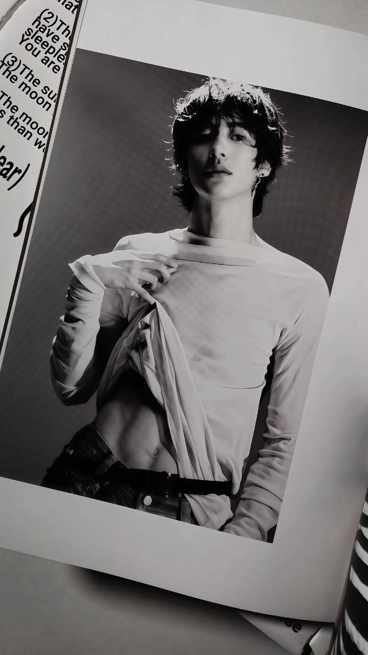 os：好帅。李灿荣 anton riize