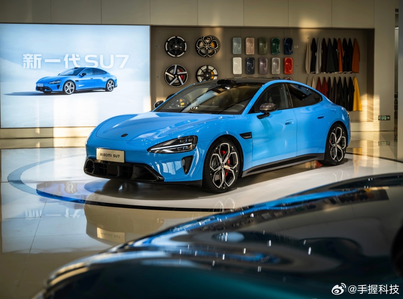 小米新一代SU7已提前大规模备产随着时间来到3月中旬，新一代小米SU7的相关配置