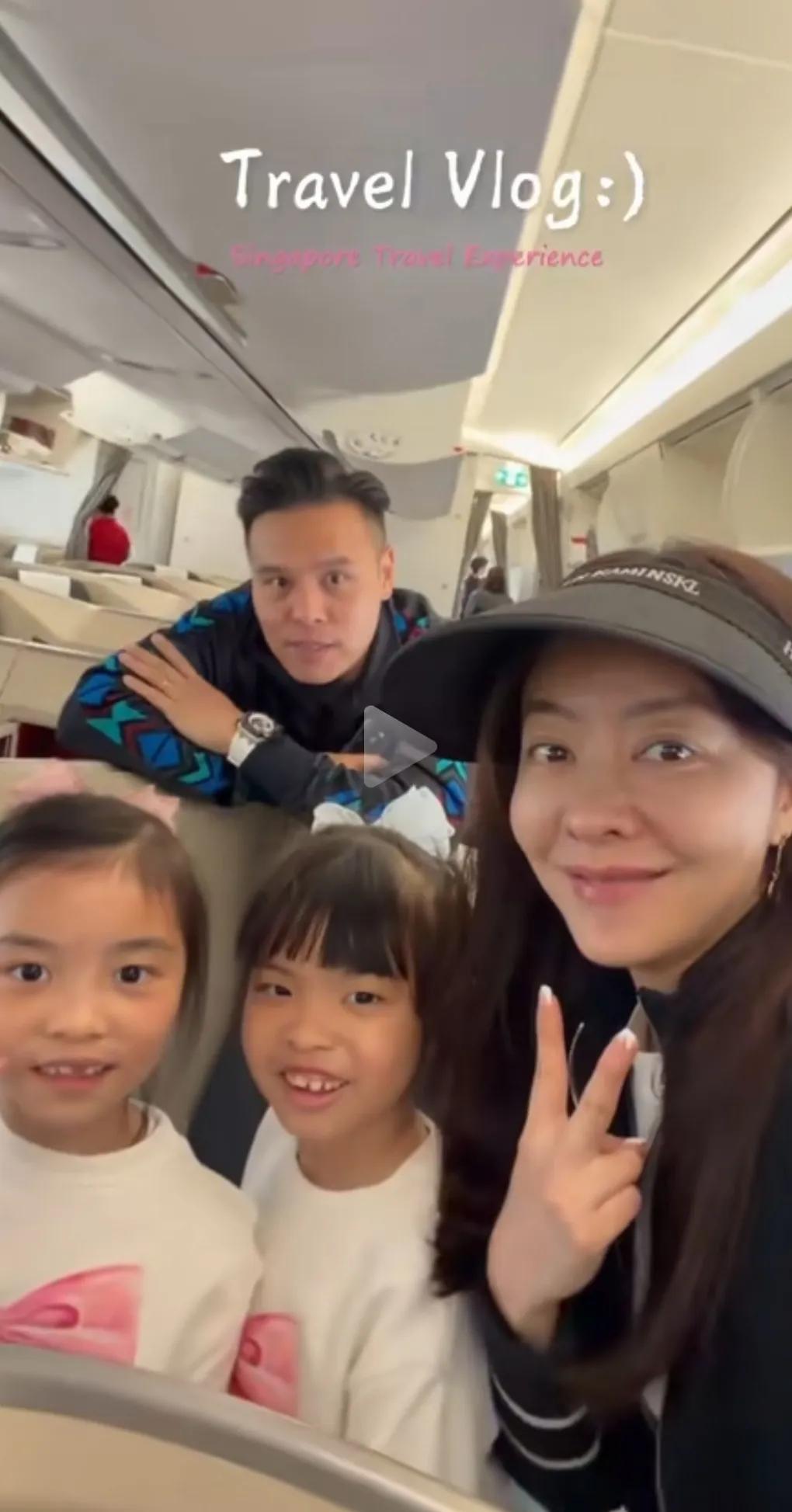 熊黛林的双胞胎女儿，一个长得漂亮，另一个不好看，像妈妈的那个女儿好看，像爸爸的那