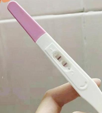 我表妹怀孕了，男方一家却劝她把孩子打了，说她没备孕还吃麻辣烫什么的，对孩子不好！