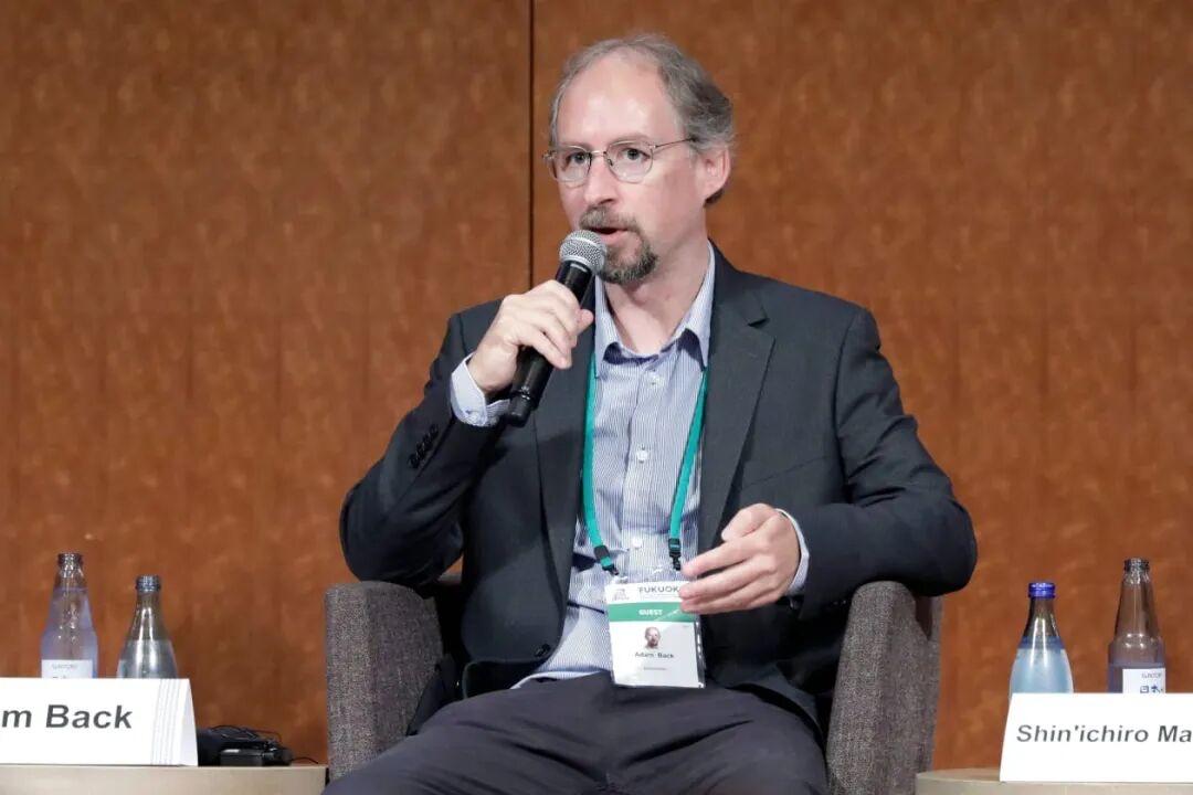 发明比特币的中本聪到底是谁？
《纽约时报》通过长期的技术溯源、邮件往来分析以及对