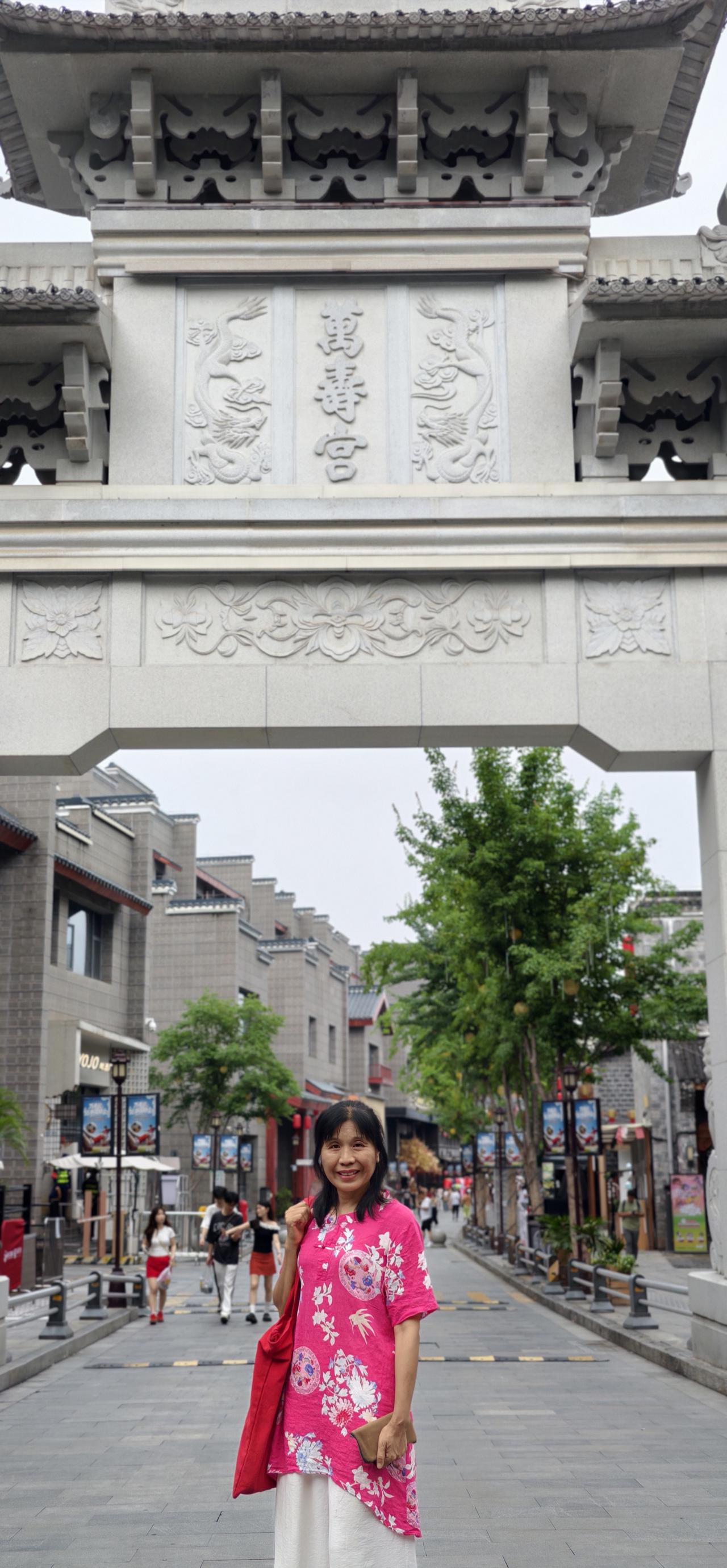 晒图笔记大赛南昌万寿宫历史文化街区始建于东晋年间，是为纪念江西本土道教人物许逊而