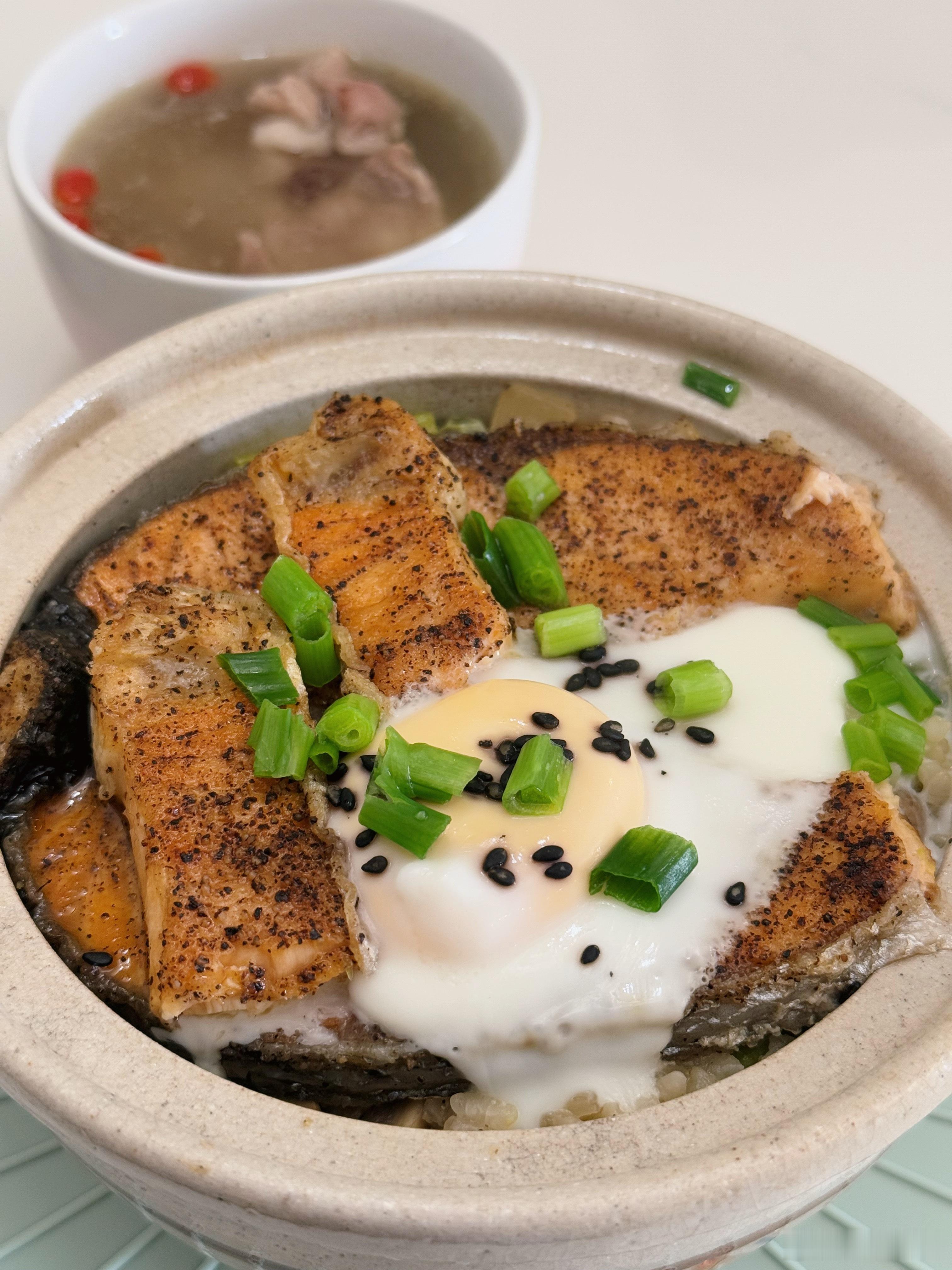 今天立冬啦～大家家里都有什么食俗嘛？！我们这儿好像是吃饺子的[馋嘴]，但我忘记买