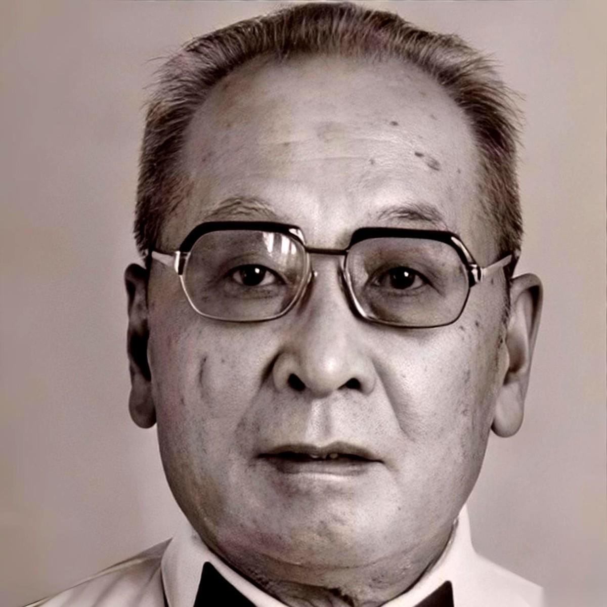 “我请老战友吃饭，怎么能让军区包？”
就这一句话，我愣了半天。
说的是开国上将叶