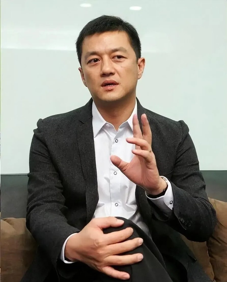 这才是大手笔，大格局！昨日，李亚鹏宣布将培德书院幼儿园无偿移交，据悉，该幼儿园近
