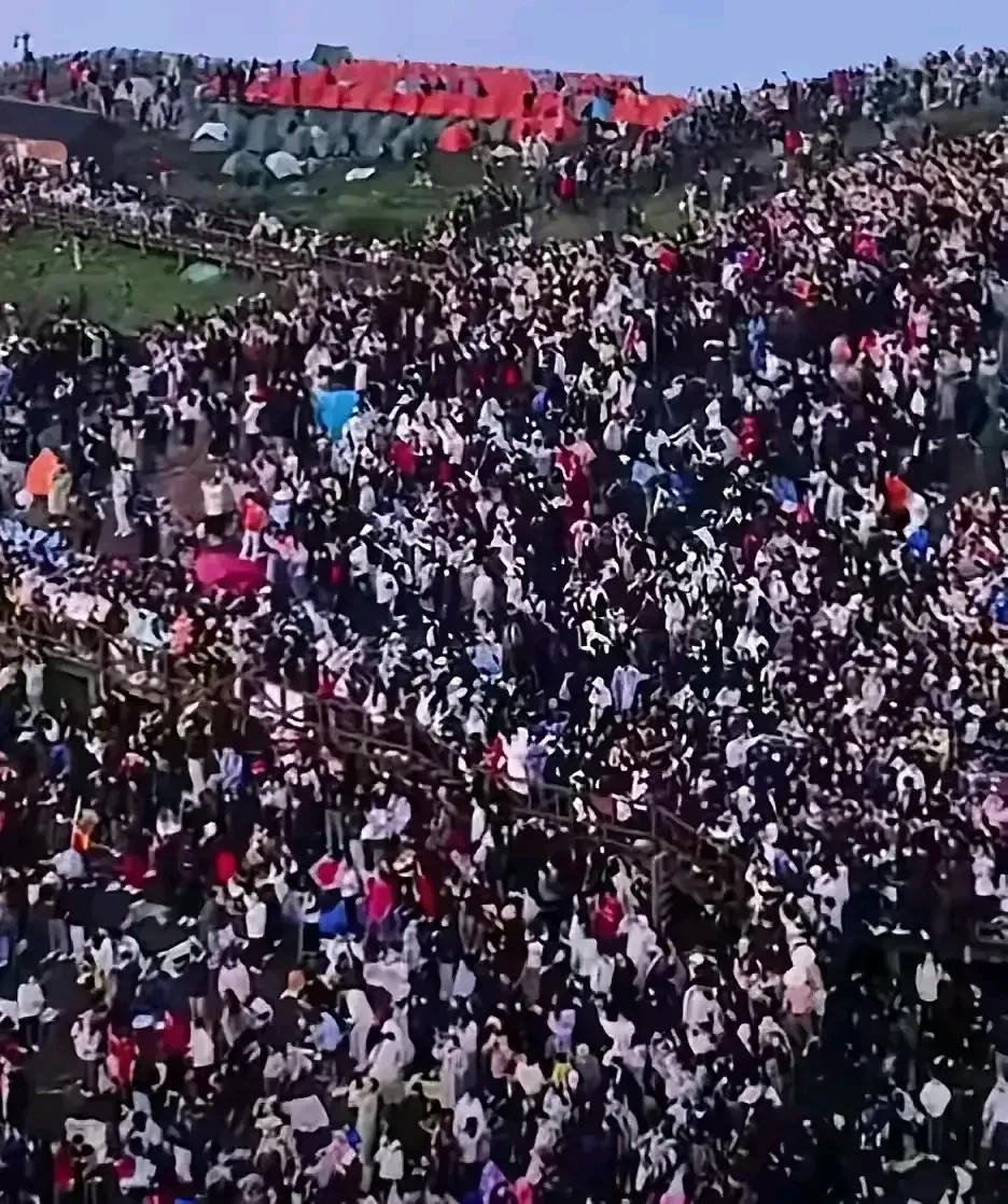 真是疯了！国庆出游的第三天，说些大实话，句句肺腑，高手在民间！
 
第一：堵车就