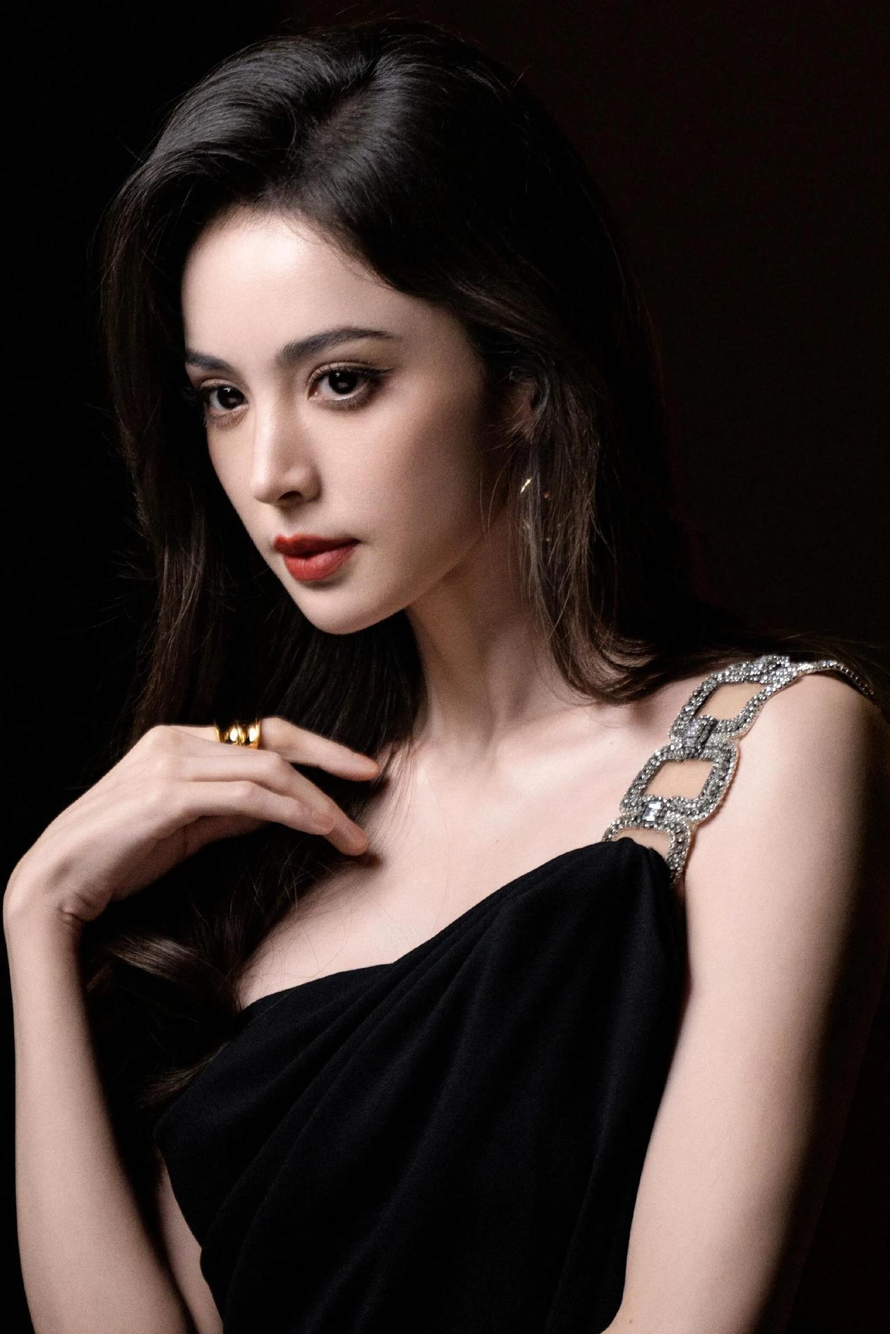 气质出众，高级感人像🖤||发一张喜欢的明星照片[话题] 气质女明星[话题] 娜