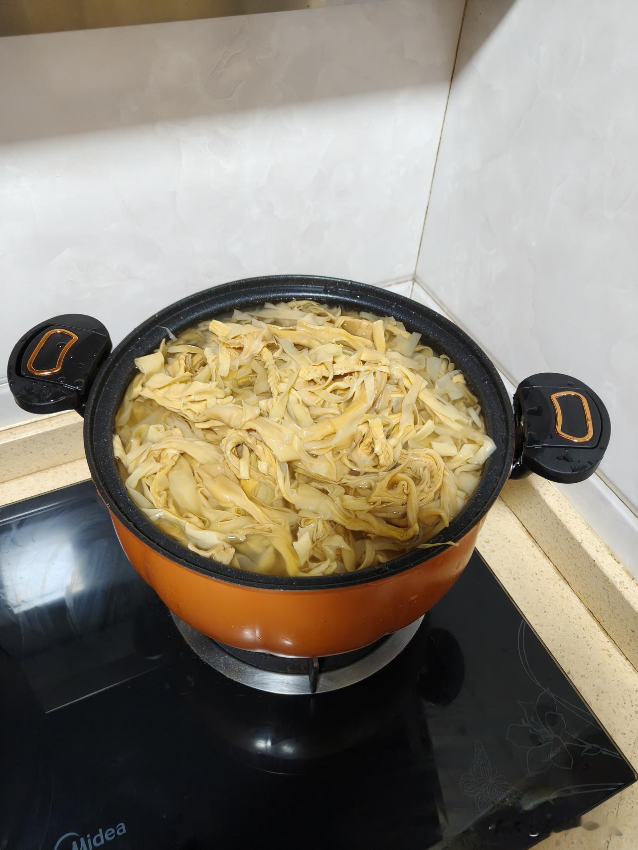 很多人给我发私信问我为什么我的头条号店铺没有了？因为我的营业执照被年审抽查的时候