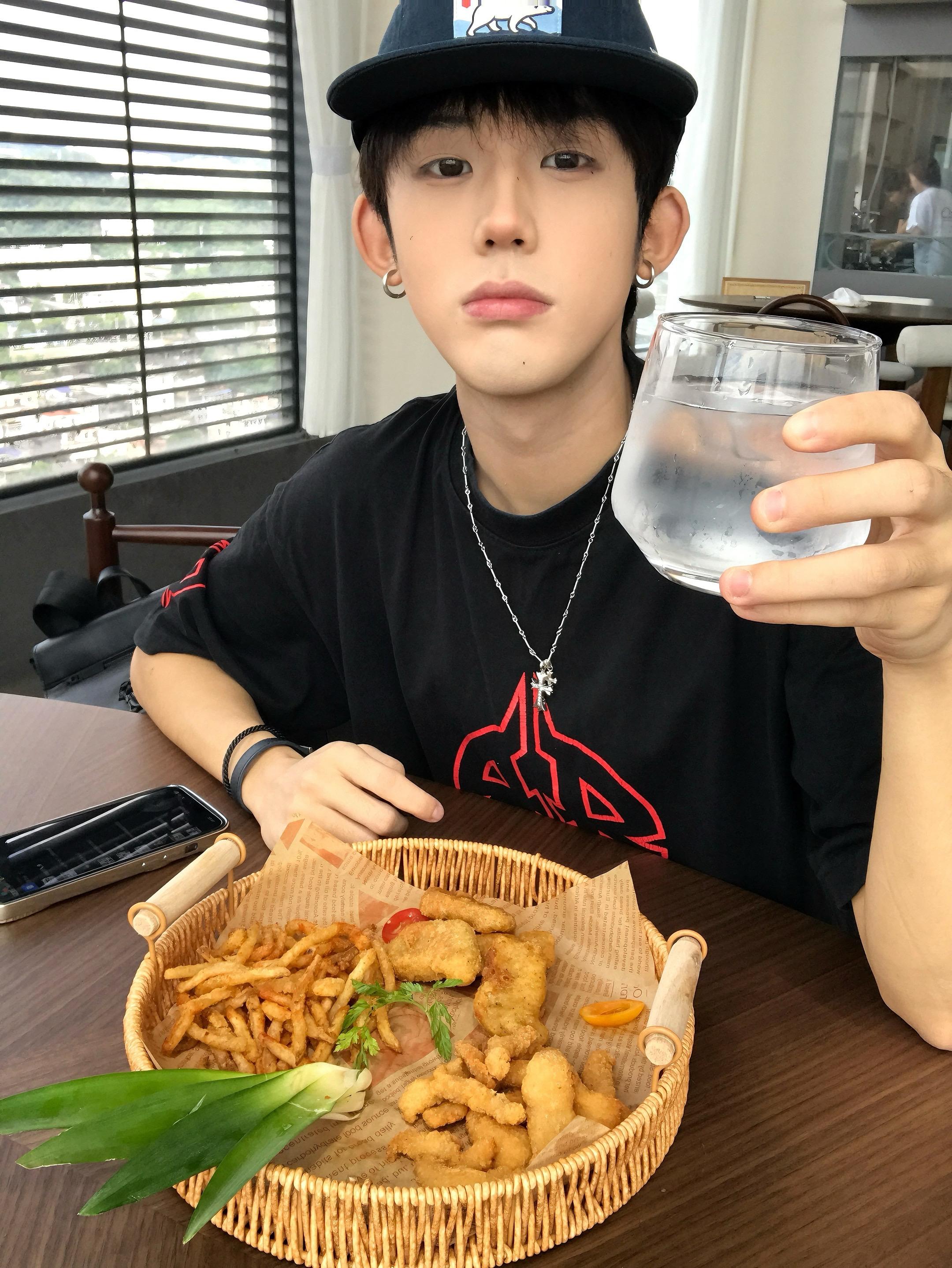你陪我的时候 我从未羡慕过别人