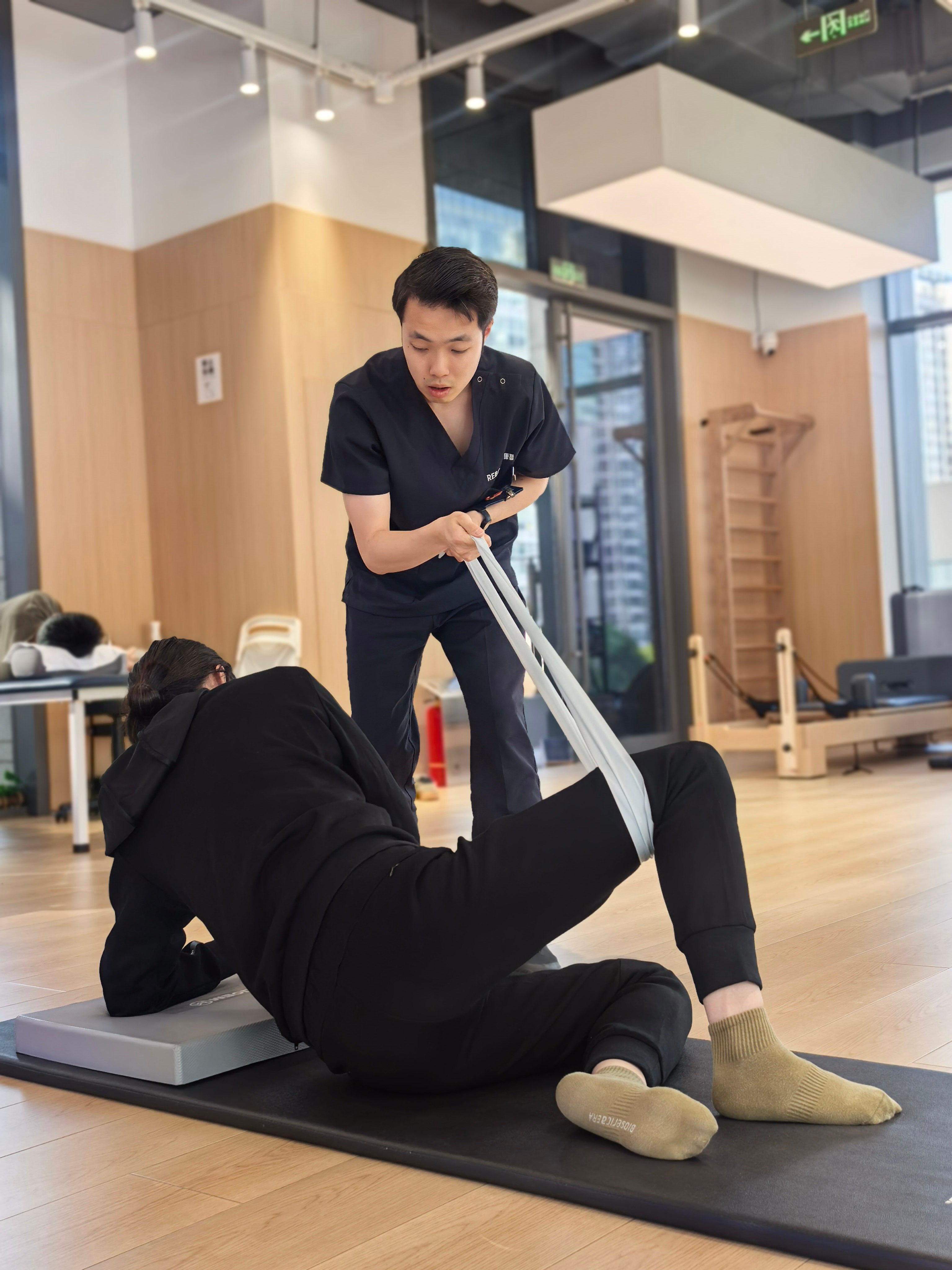 锐博康复 上海静安店的康复记录此时此刻，突然想到一句话，认真工作的男人最有魅力了