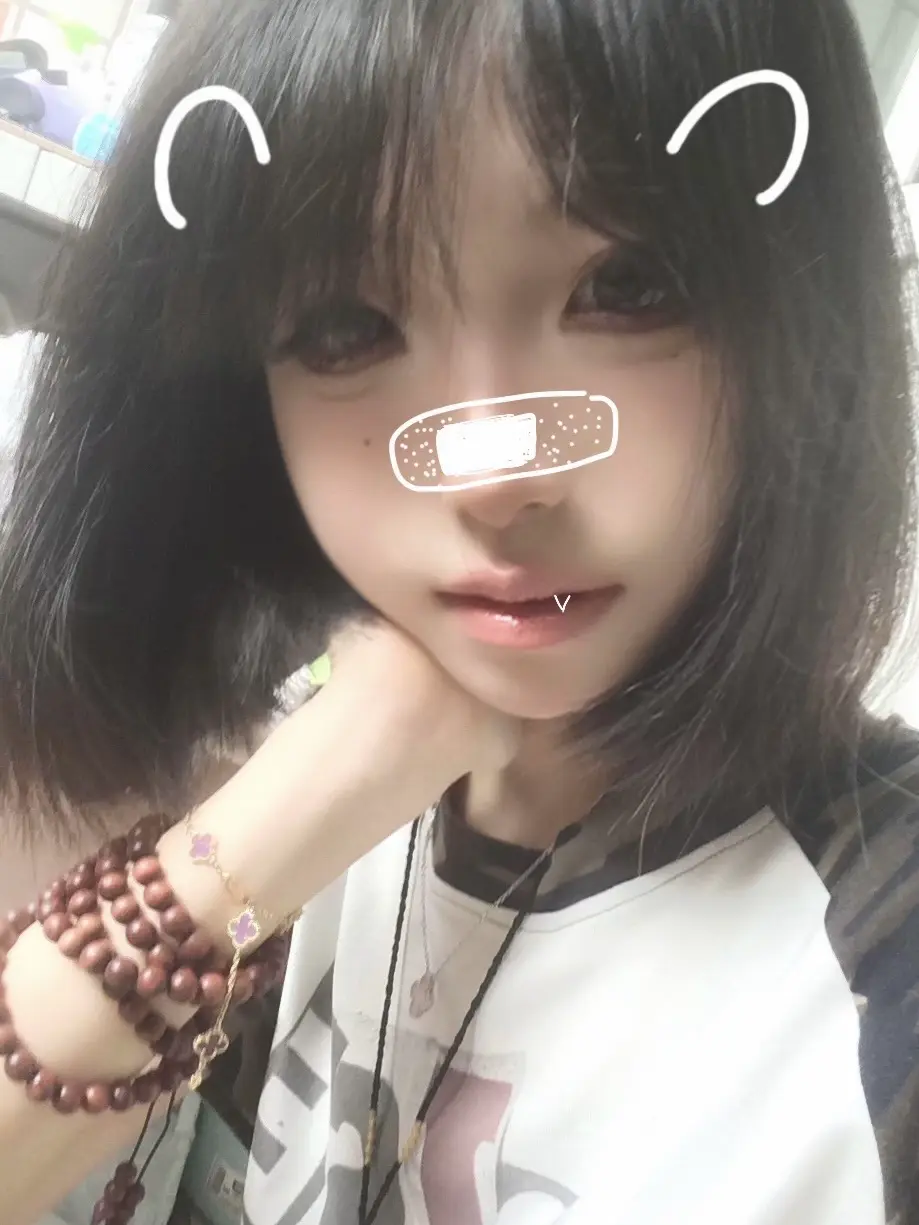 表达自己是一件很累的事情 像从我凌乱的一天捡出一团毛线慢吞吞的缠起来 ...