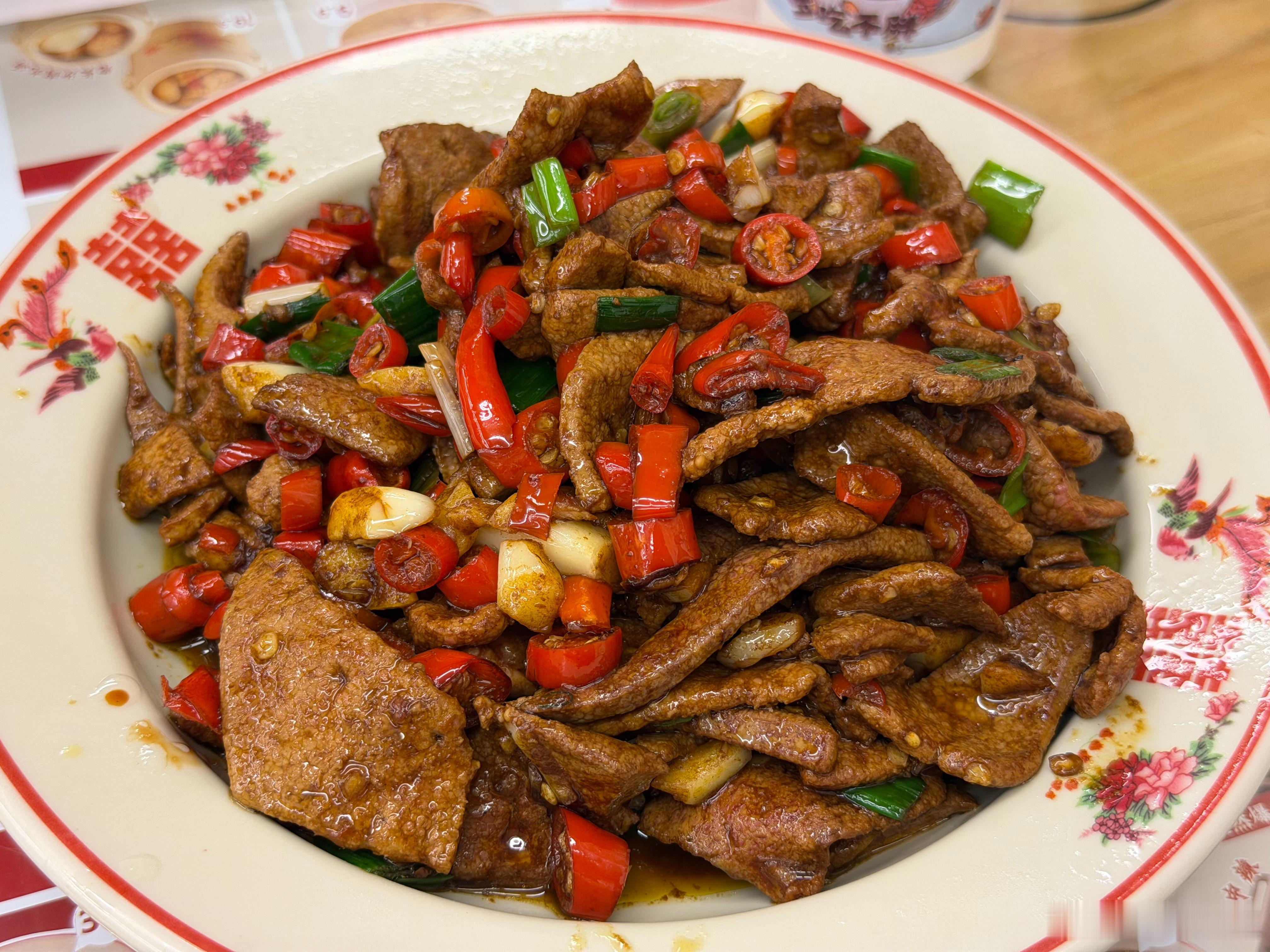 我去过的国家不多但是在有限的认知中各国的食物都一般般，对是全部要说美食还是咱中国
