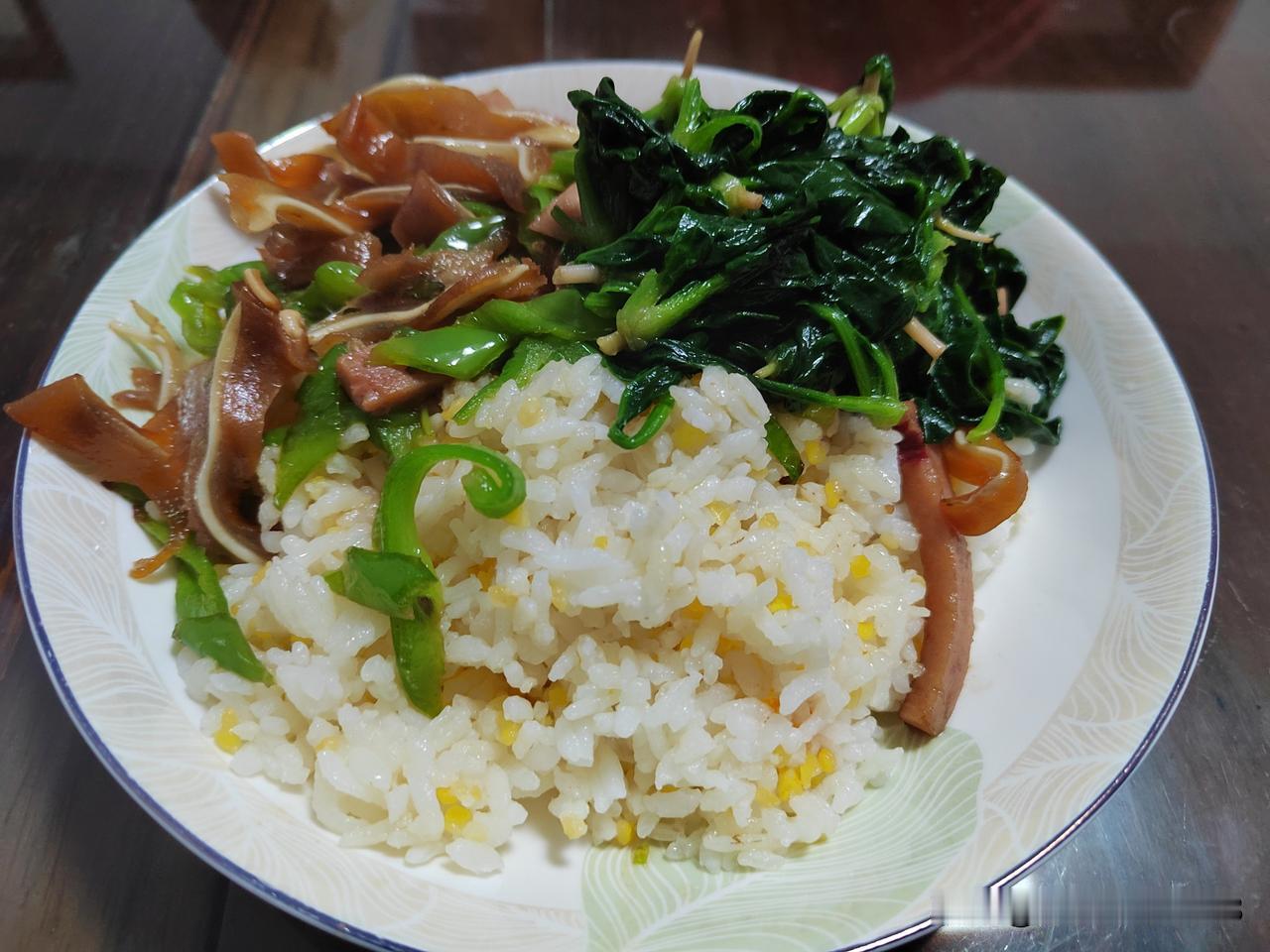 今天南京市天气晴朗，最低温度2℃，最高温度18℃。
上午哪里也没去，在家里搞搞卫