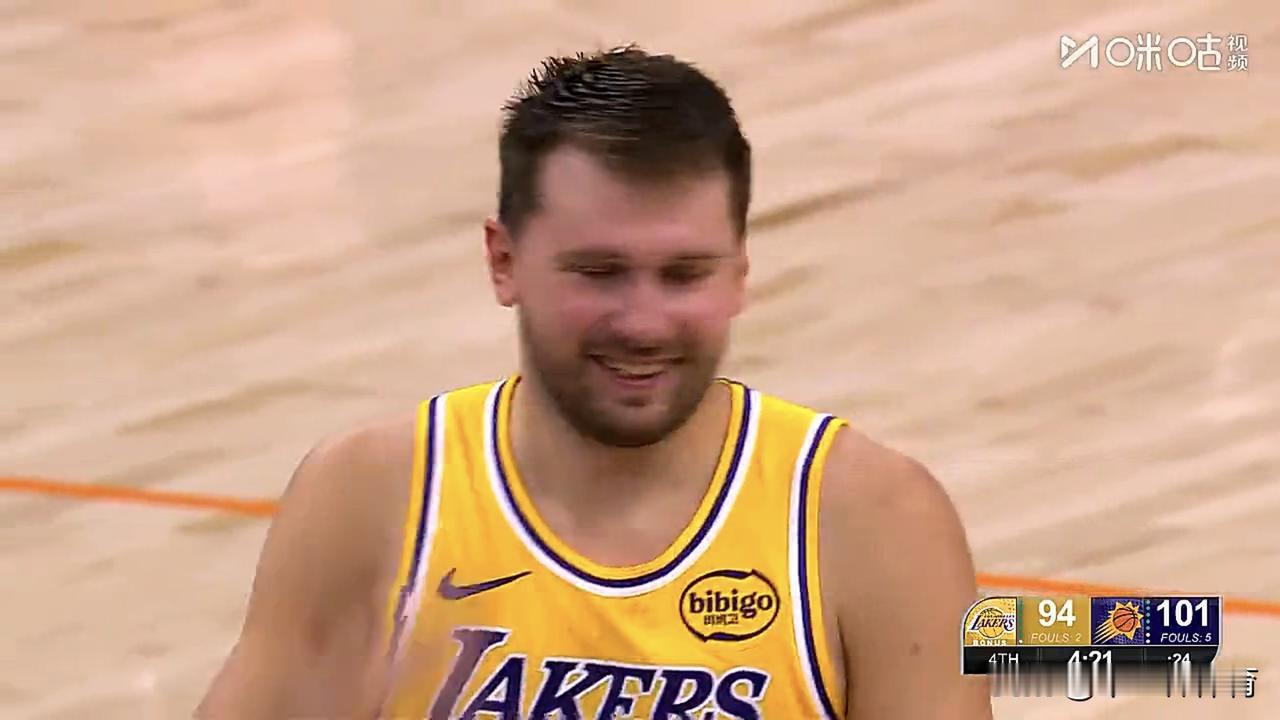 湖人队最近两场比赛输魔术队1分，输太阳队3分，三连败，詹姆斯三分绝杀不中，里夫斯