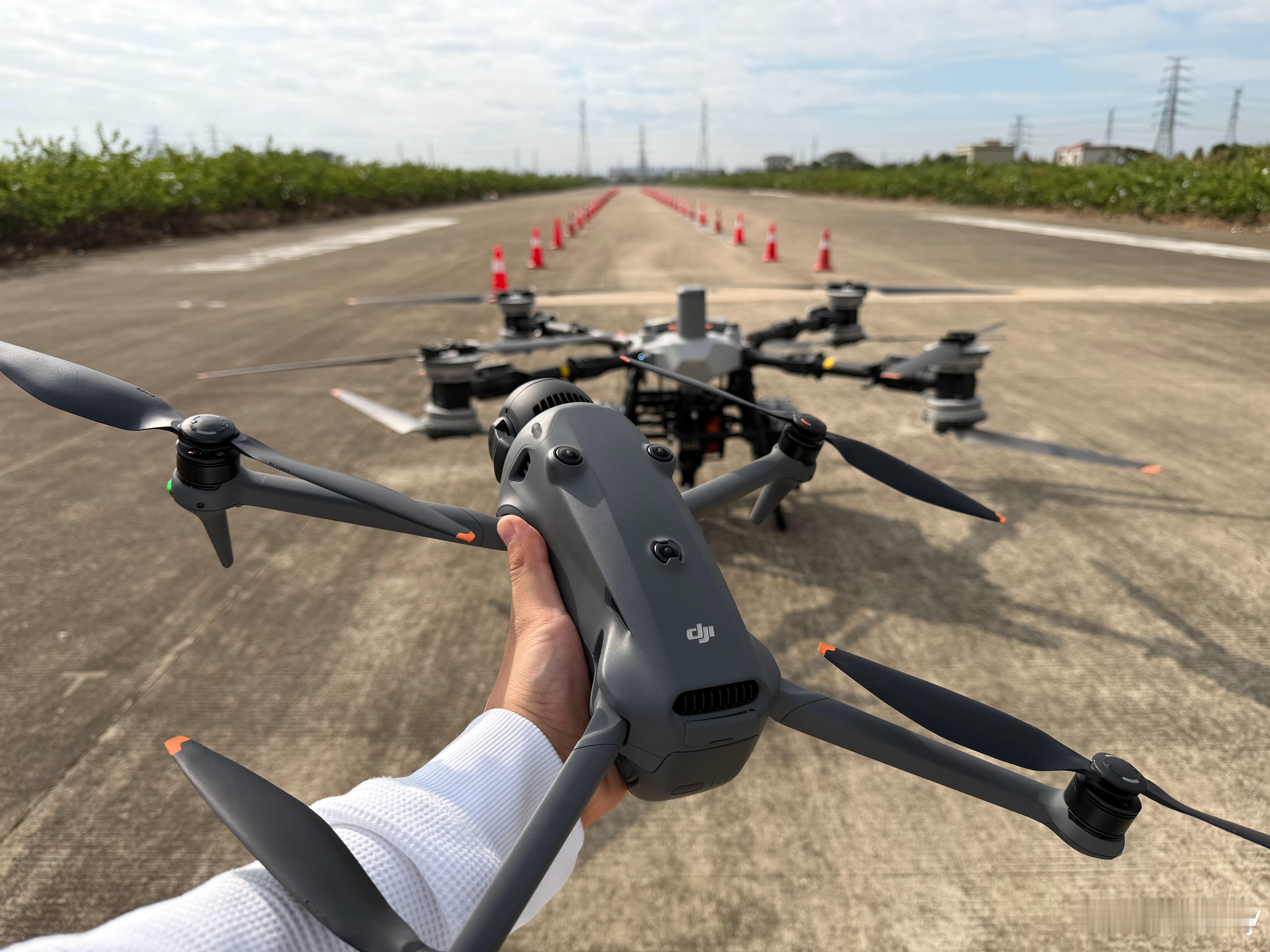 小家伙见爷爷了 