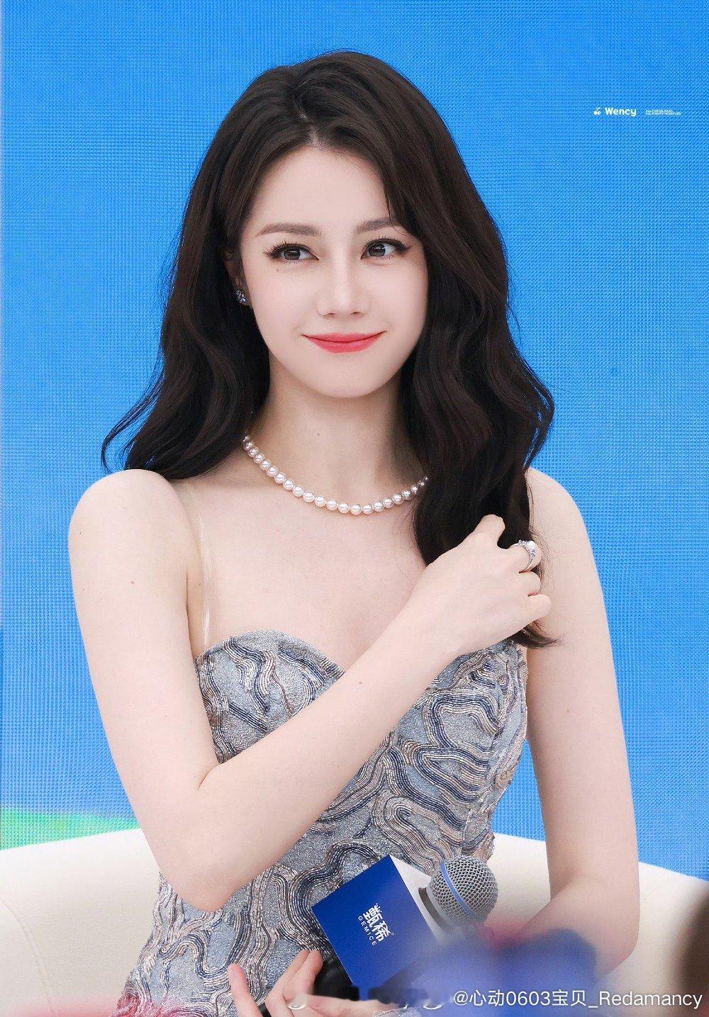 迪丽热巴0603生日快乐 dlrb 今天星期巴 dlrb 迪丽热巴“我自己的话我