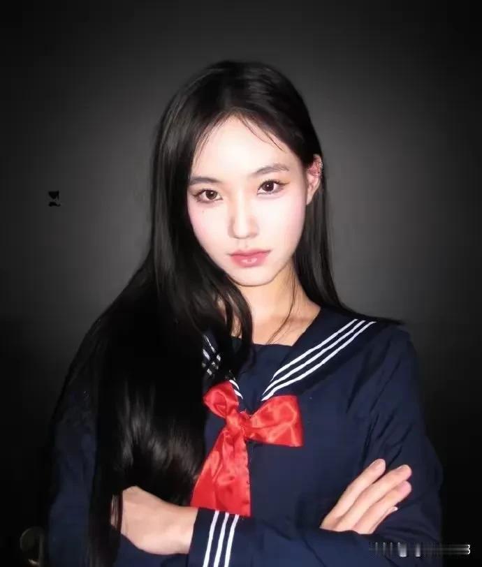 小S二女儿照片漂亮，好有林志玲姐姐的影子，不过这照片怎么看气场不足，端着自信，还