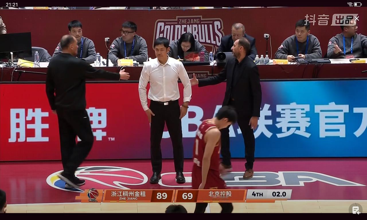 张庆鹏下课倒计时，浙江外教发言太揪心，谁不打整体性篮球呢？

浙江队主场89:6