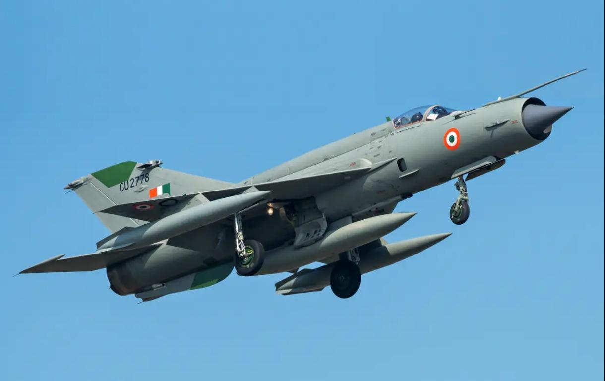 印度军方口风开始巨大转变，不再提“光辉”，而是官方决定以后派米格21去迪拜，但已