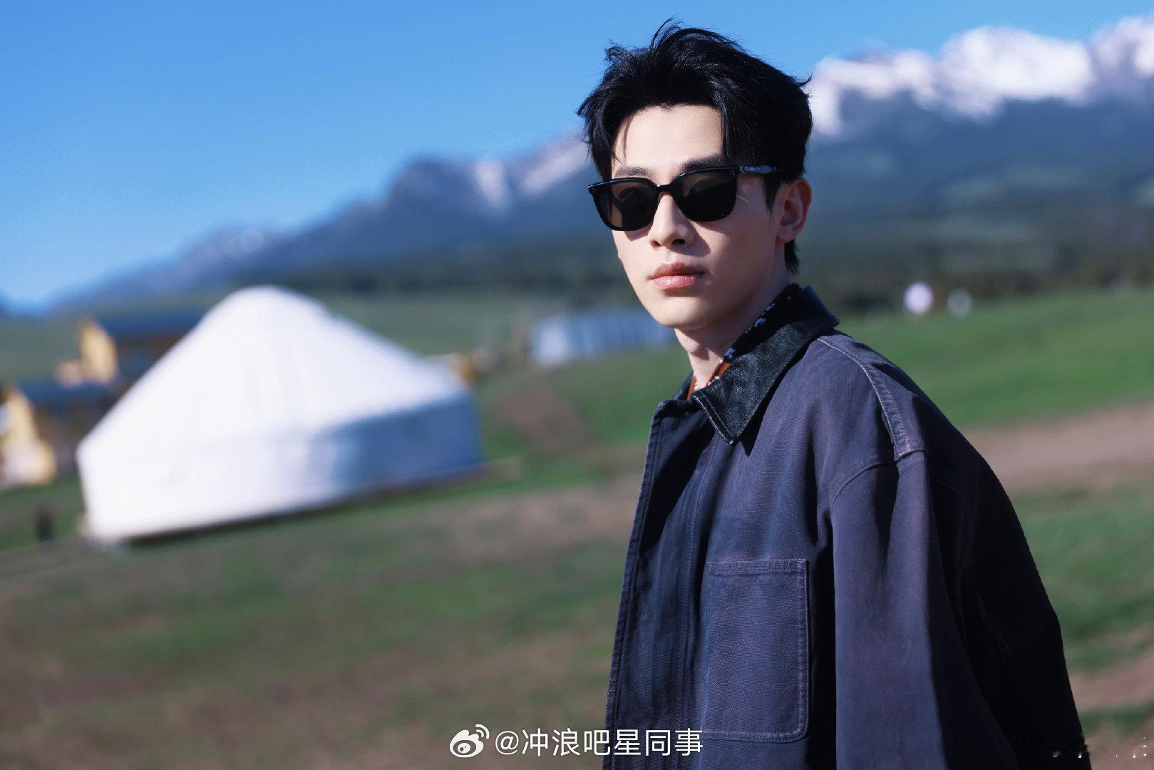 辛云来回应唱得挺好看的 笑不活了！在《桃花坞》疯狂输出歌声，上头到忘我，发微博还