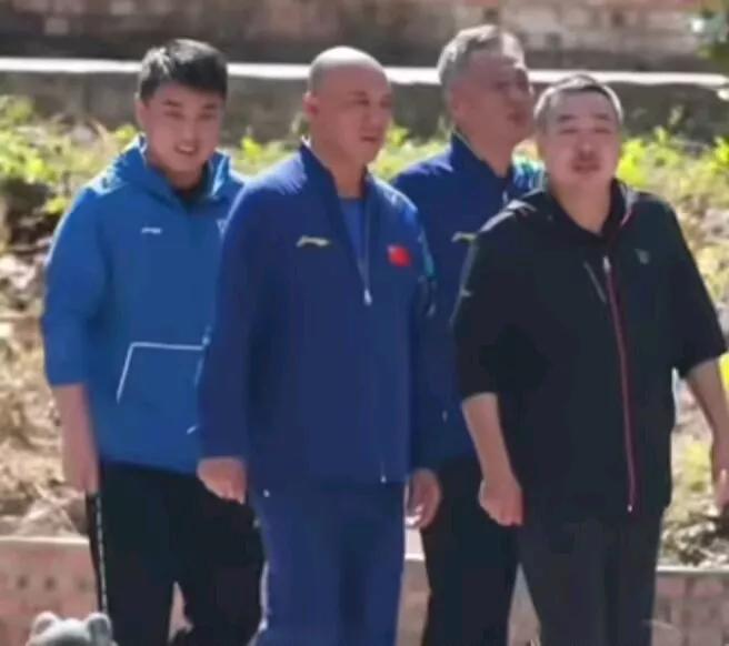 八一队走出来的:
7位国乒运动员
1、李隼一今年61岁，北京人，
现任国乒总教练