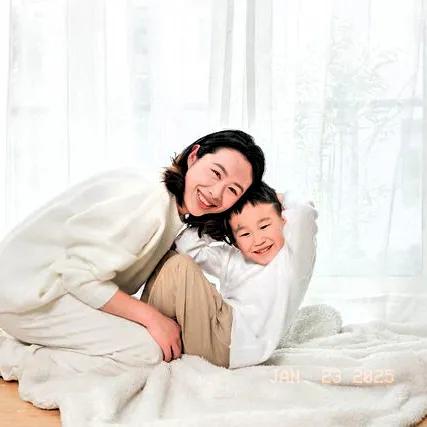 为优秀的妈妈点赞。愿我所爱之人与爱我之人好运不断，财源滚滚，事事顺遂，大吉大利，