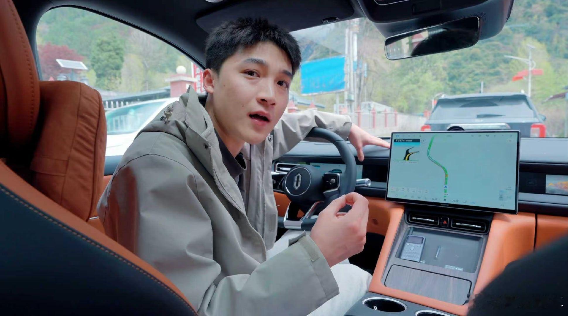 问界M6动态评测首发 一台能打动年轻人的SUV，从来不是靠单一亮点，而是全维实力