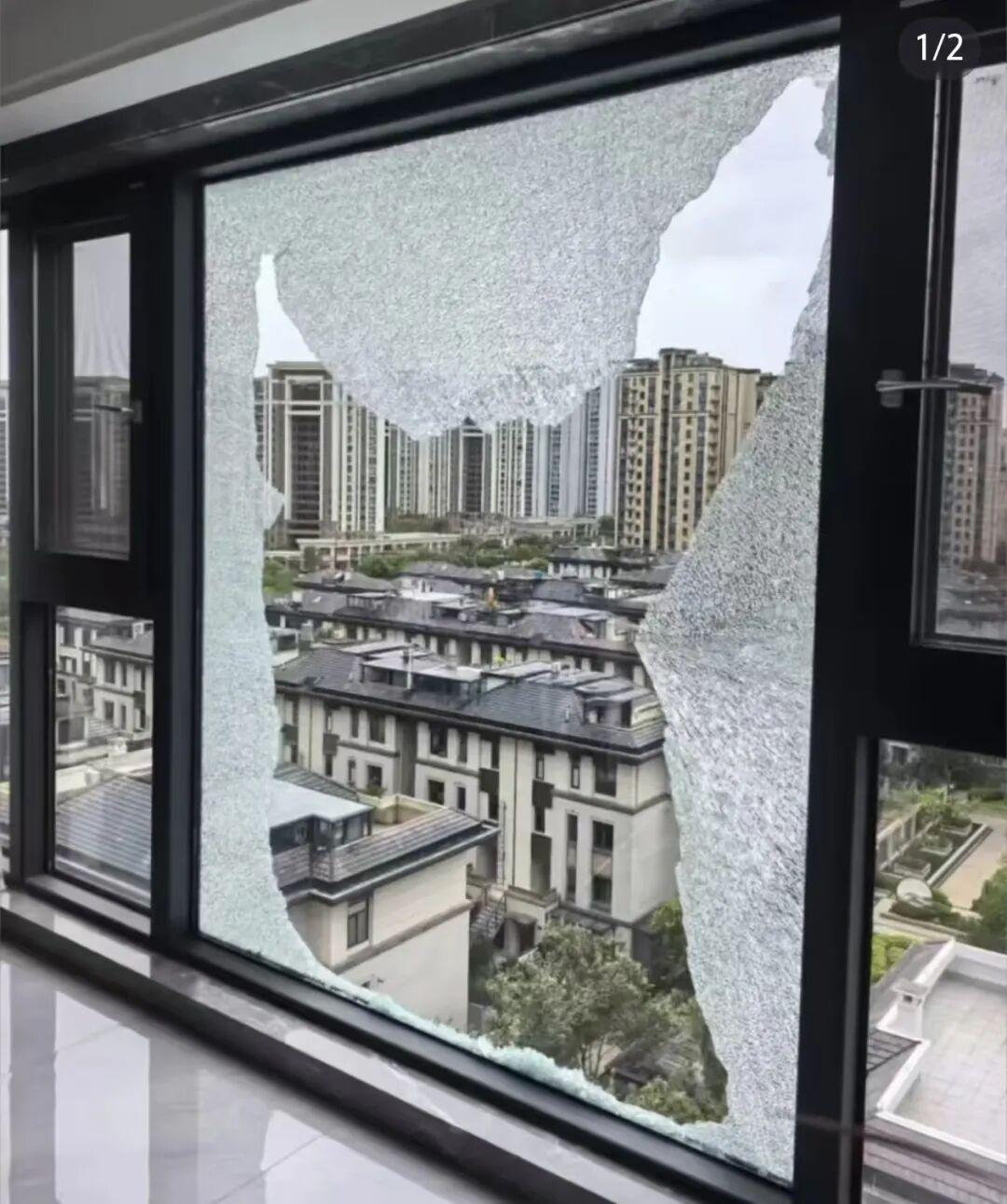 真热“炸”了！温州高温天，许多市民家里玻璃炸成蜘蛛网，安装师傅直呼换不过来

“