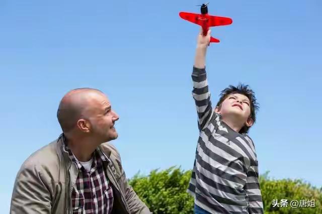 晚年悟透这三重境，余生皆是自在风

今儿咱们说说一桩关乎人生暮年的“自在经”。这
