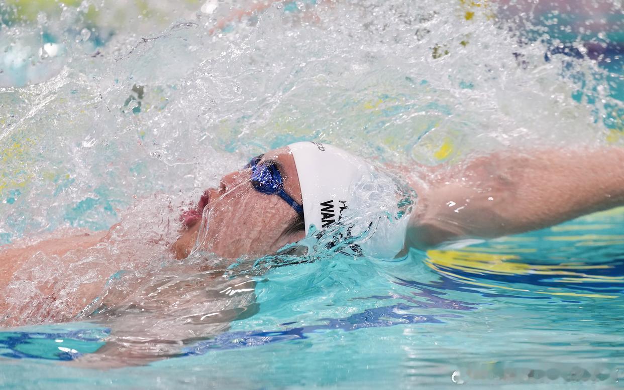 🏊🏻♂️汪顺/图9️⃣新华社体育/男子100米仰泳 半决赛多一份坚持，加一分