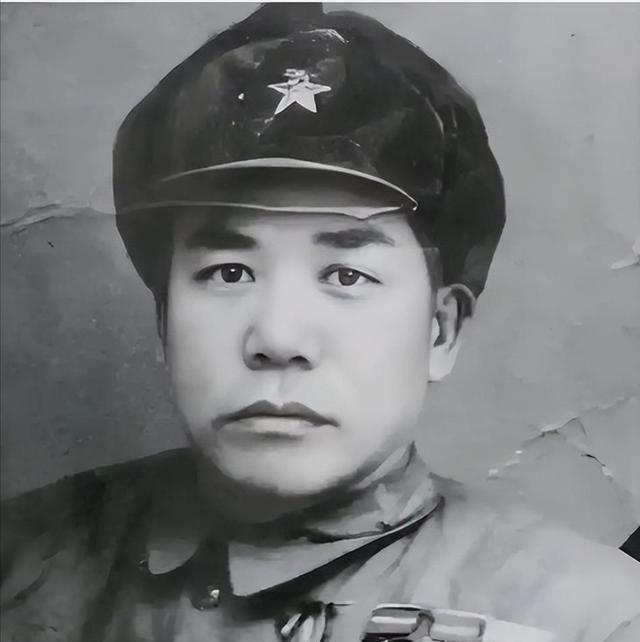 1955年，我国授衔结束后，蒋介石也很快得知了消息。当下属将十大元帅的名单，呈到