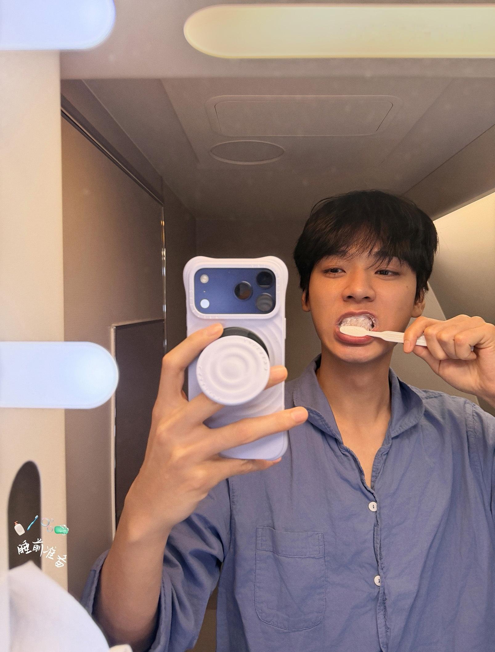 在性感男神和麻麻的乖宝之间无缝切换龚俊