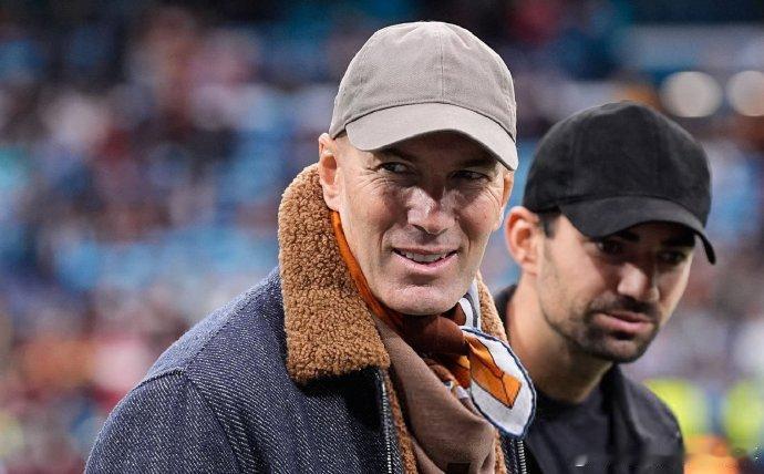 德天空：皇马若解雇阿隆索，齐达内、克洛普、阿韦洛亚为备选
　　德天空：如果皇马解