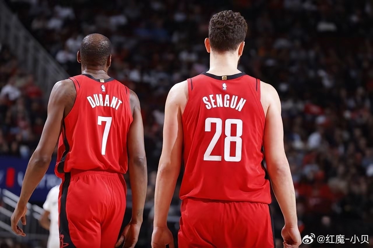 若火箭想交易申京，推荐俩方案：1. 申京换克林根、霍乐迪加俩首轮签。开拓者得年轻